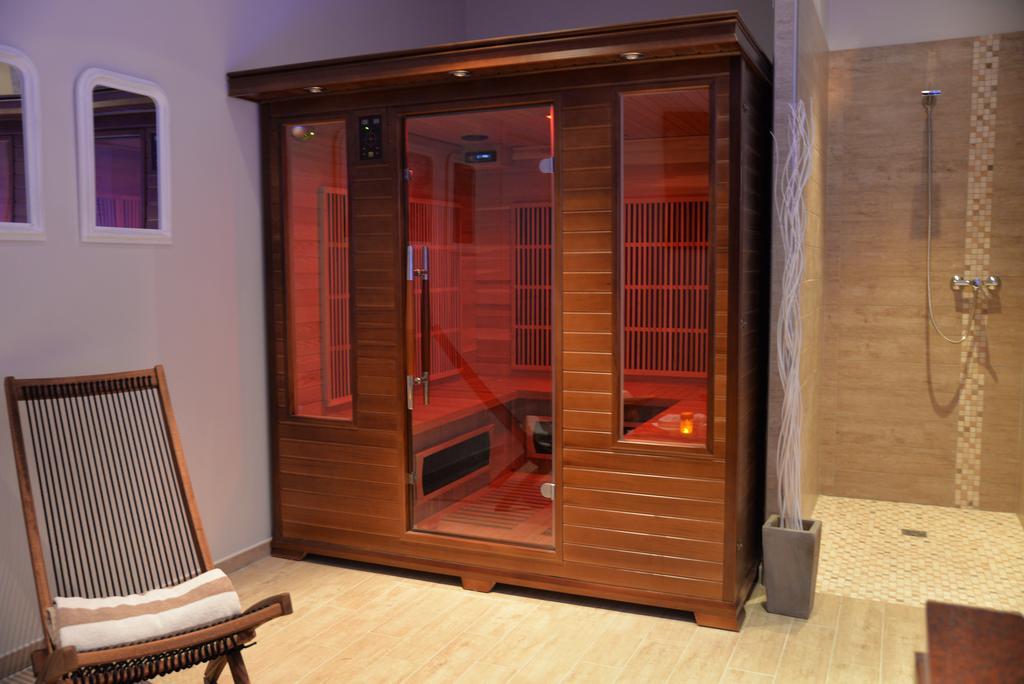 Chambres D'Hotes La Maison De Leonie Collias Exteriér fotografie