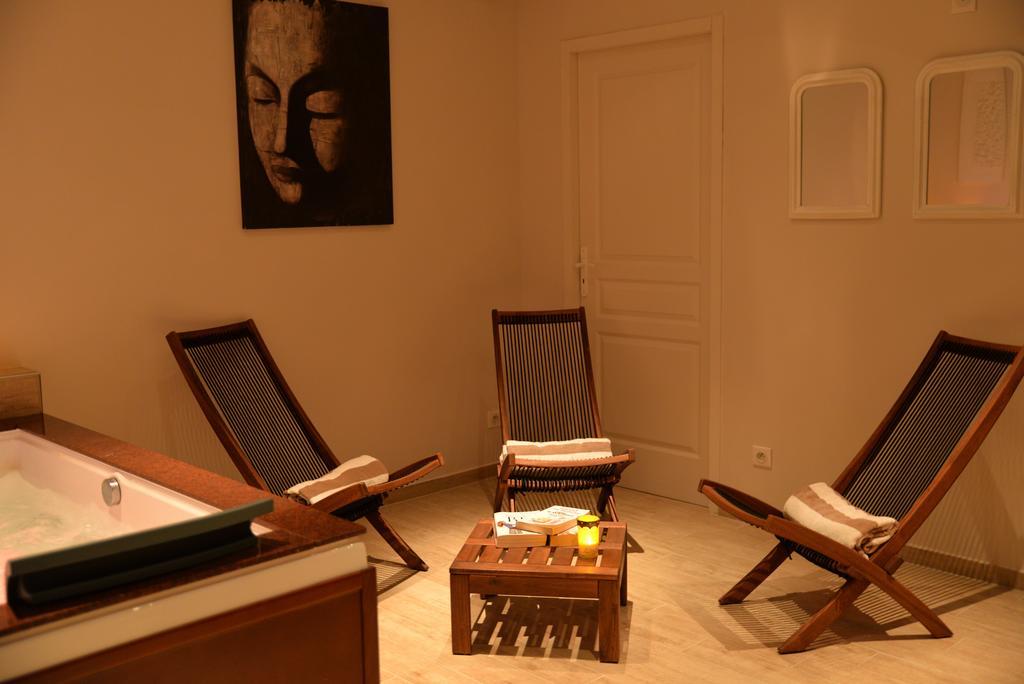 Chambres D'Hotes La Maison De Leonie Collias Exteriér fotografie