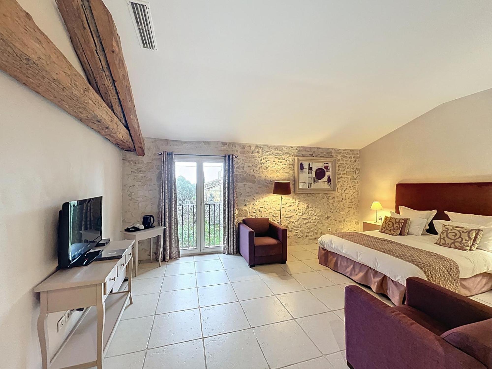 Chambres D'Hotes La Maison De Leonie Collias Exteriér fotografie