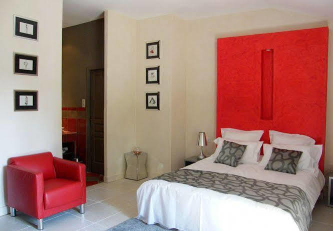 Chambres D'Hotes La Maison De Leonie Collias Exteriér fotografie